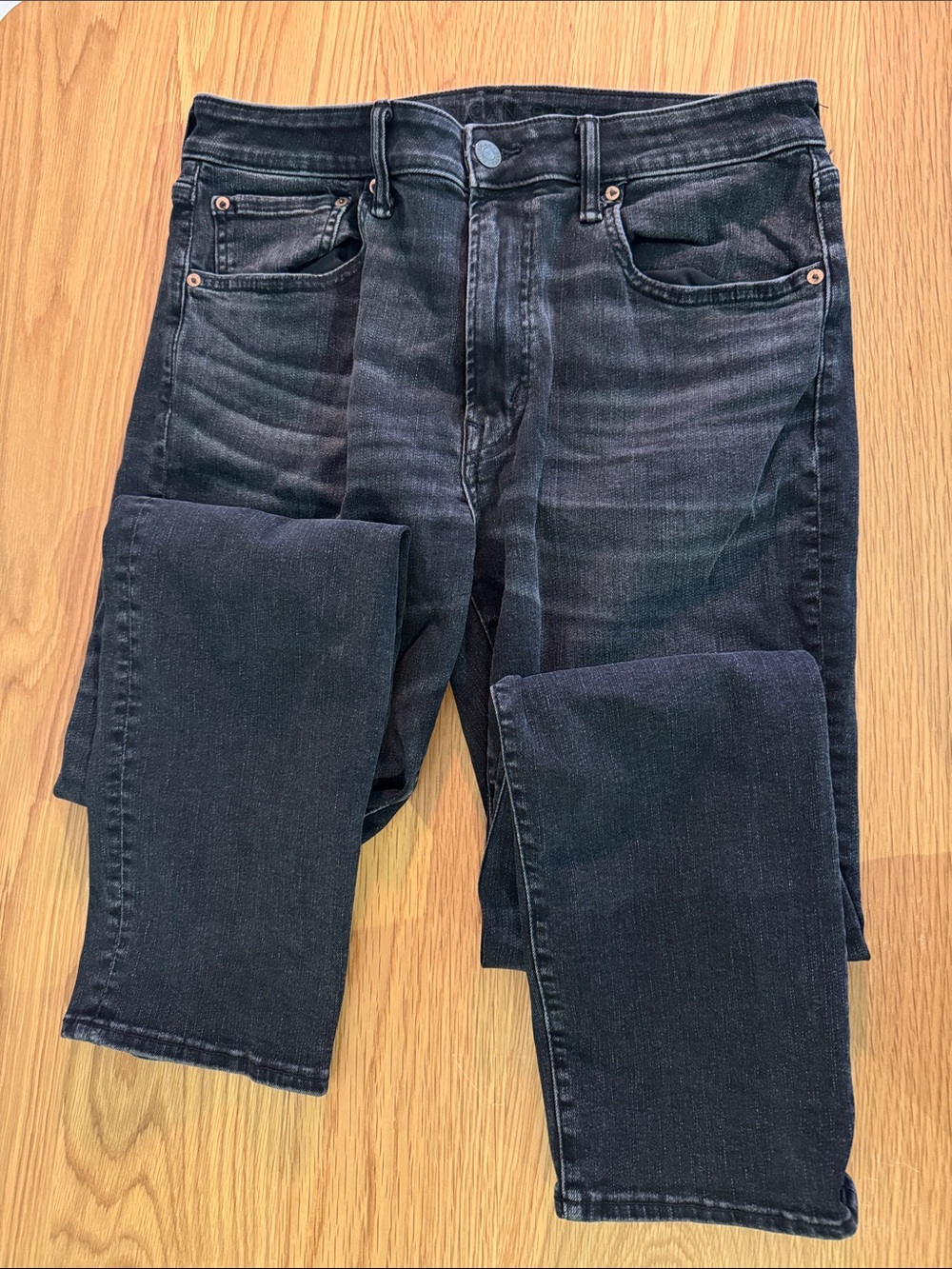 American Eagle Outfitters Men's Straight Jeans in Washed Black